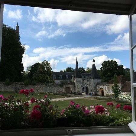 L'Atelier De Tess Bed & Breakfast Le Bec-Hellouin Exterior photo